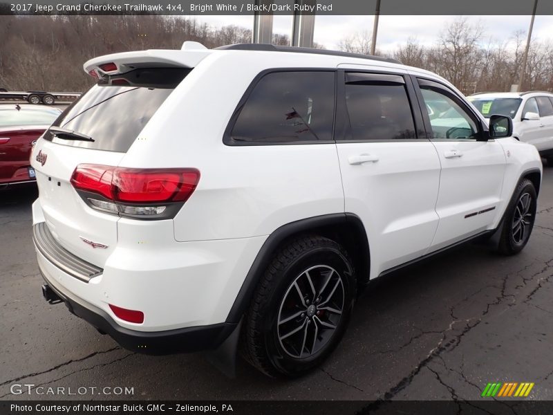 Bright White / Black/Dark Ruby Red 2017 Jeep Grand Cherokee Trailhawk 4x4