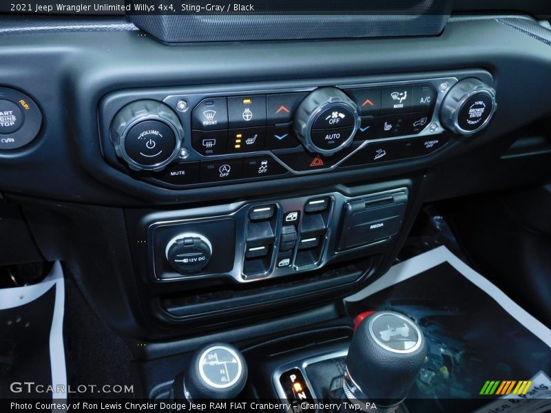 Sting-Gray / Black 2021 Jeep Wrangler Unlimited Willys 4x4