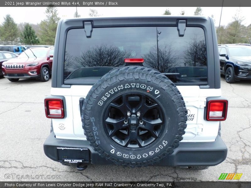 Bright White / Black 2021 Jeep Wrangler Unlimited Willys 4x4