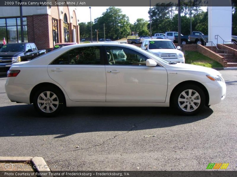 Super White / Ash 2009 Toyota Camry Hybrid