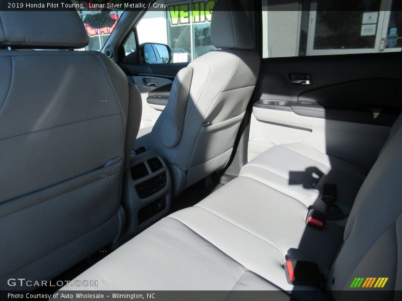 Lunar Silver Metallic / Gray 2019 Honda Pilot Touring