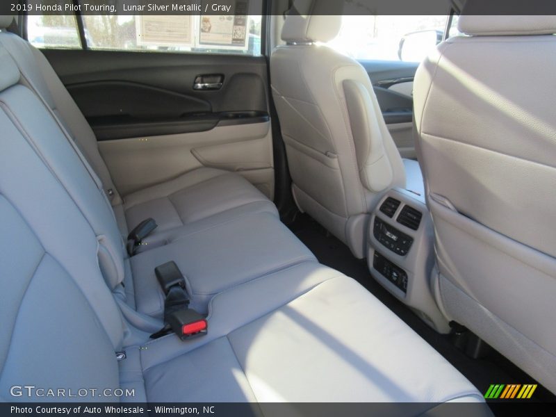 Lunar Silver Metallic / Gray 2019 Honda Pilot Touring