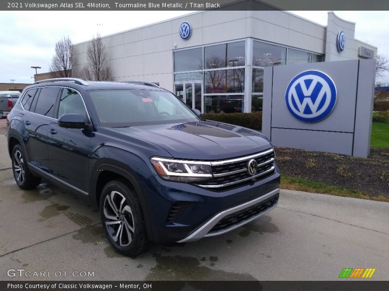 Front 3/4 View of 2021 Atlas SEL 4Motion