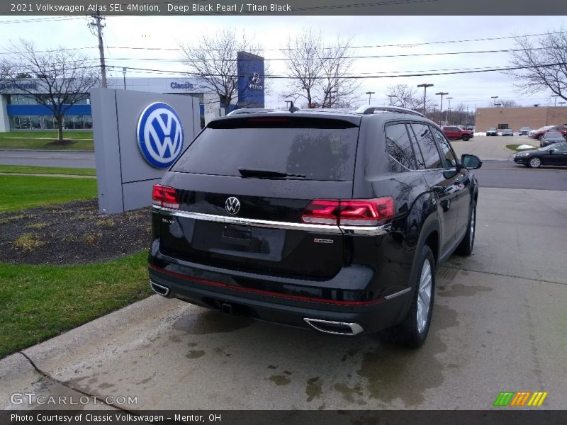 Deep Black Pearl / Titan Black 2021 Volkswagen Atlas SEL 4Motion