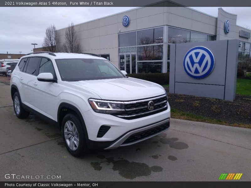Pure White / Titan Black 2021 Volkswagen Atlas S 4Motion