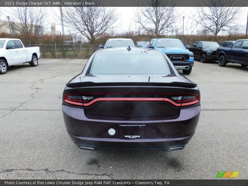 Hellraisin / Black 2021 Dodge Charger SXT AWD