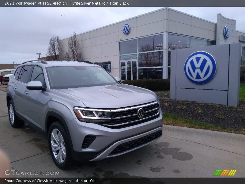 Front 3/4 View of 2021 Atlas SE 4Motion