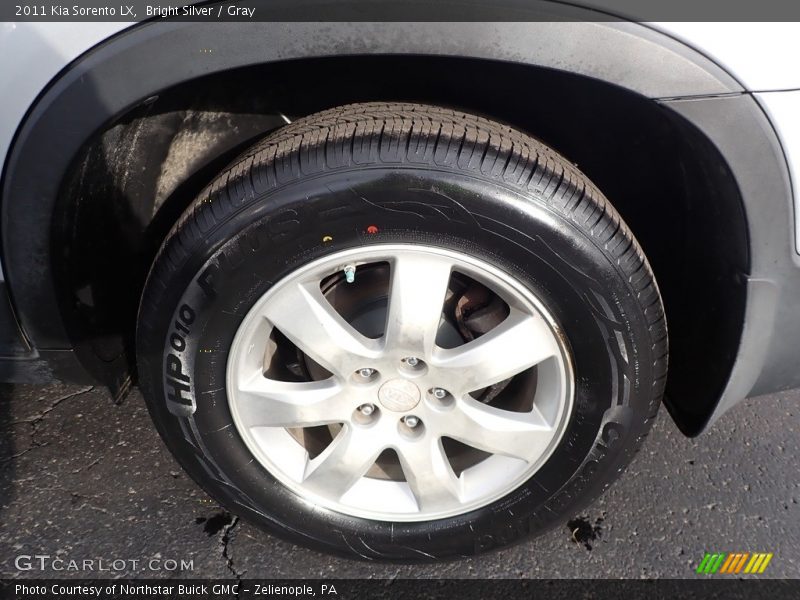 Bright Silver / Gray 2011 Kia Sorento LX