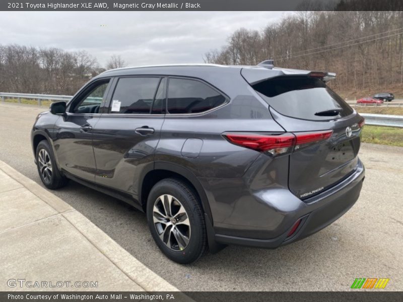 Magnetic Gray Metallic / Black 2021 Toyota Highlander XLE AWD