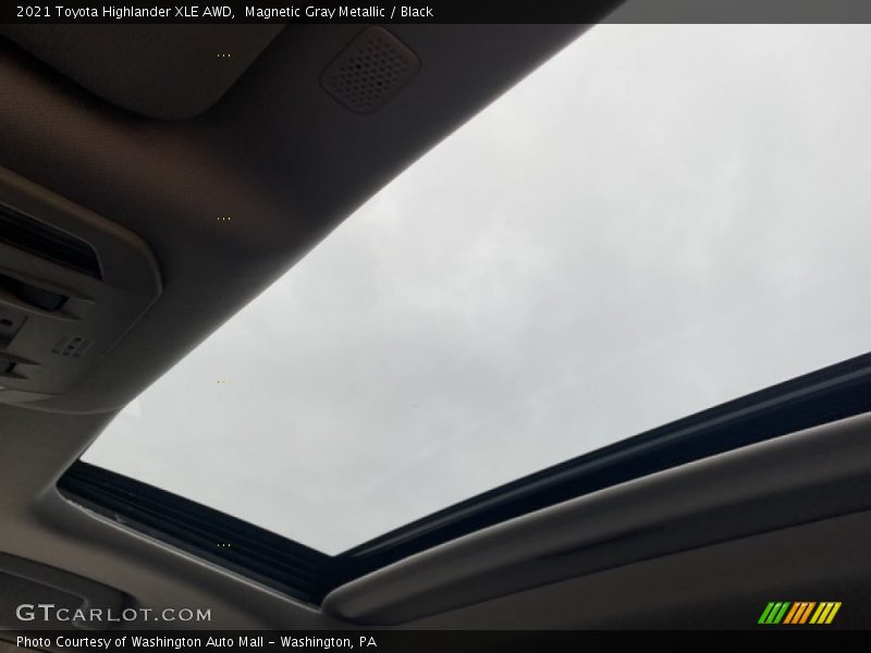 Magnetic Gray Metallic / Black 2021 Toyota Highlander XLE AWD