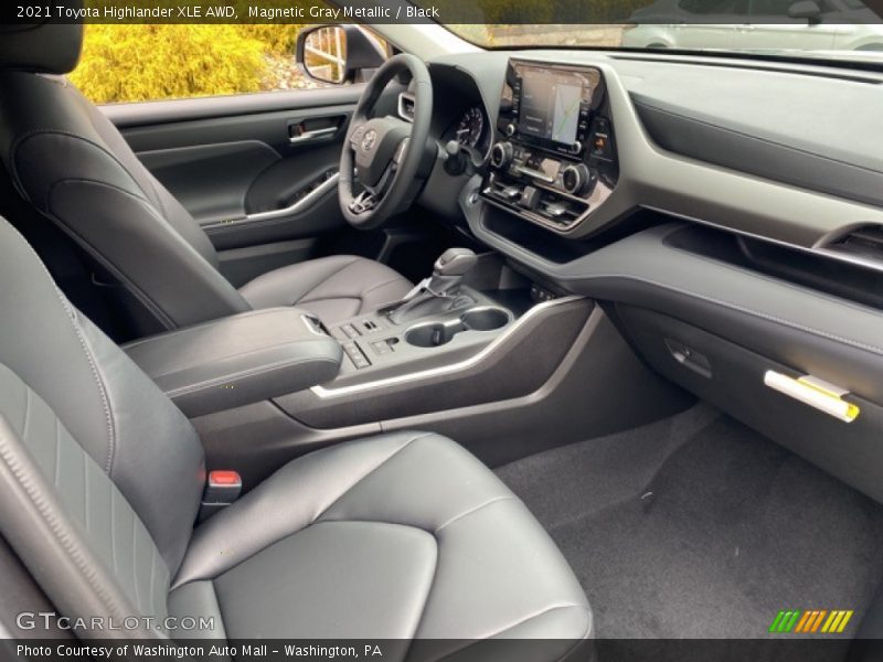 Magnetic Gray Metallic / Black 2021 Toyota Highlander XLE AWD