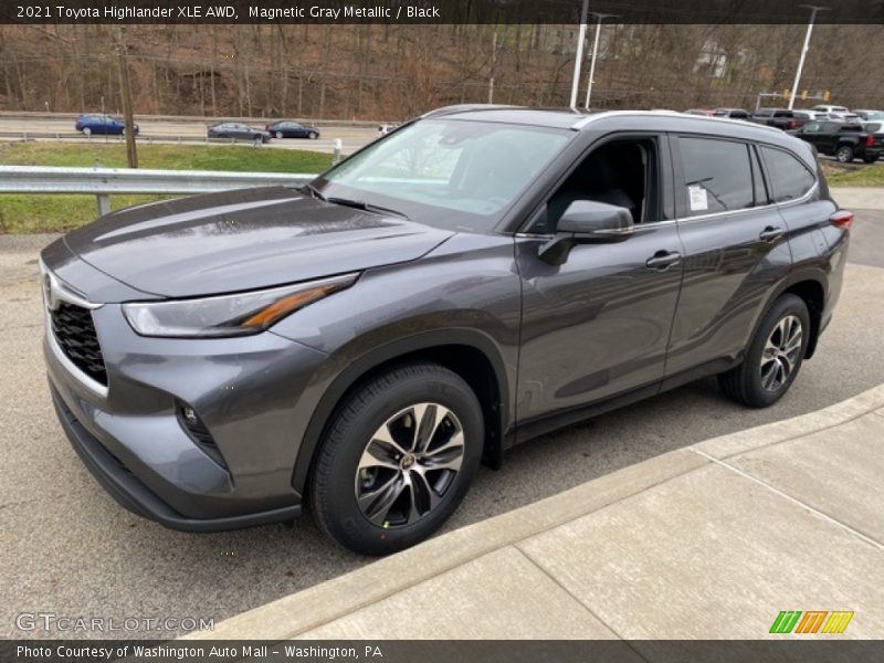 Magnetic Gray Metallic / Black 2021 Toyota Highlander XLE AWD