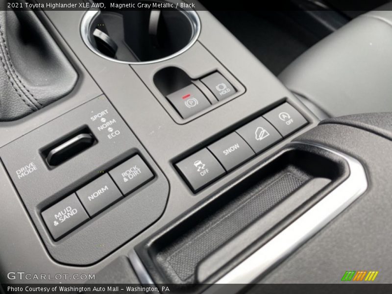 Magnetic Gray Metallic / Black 2021 Toyota Highlander XLE AWD