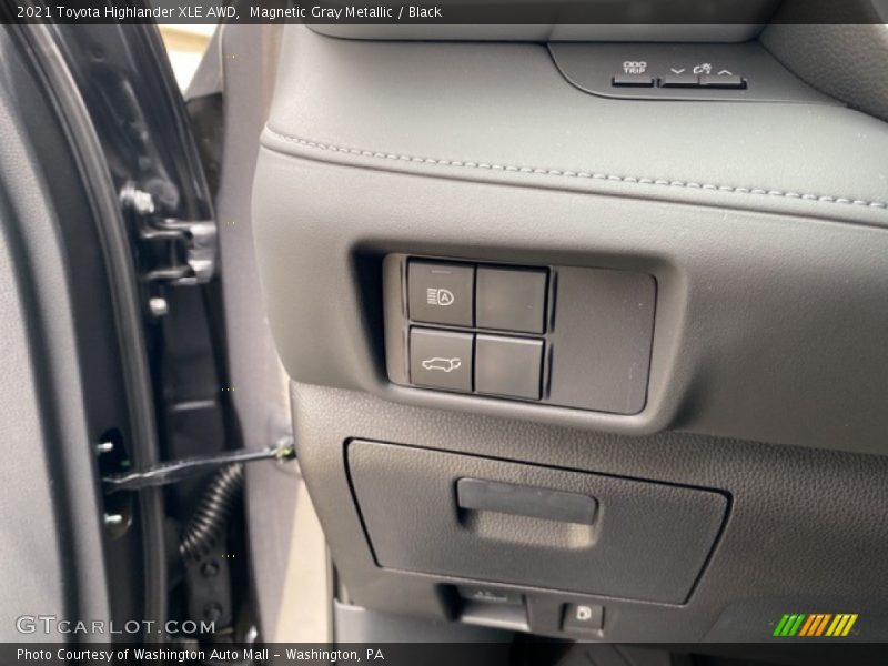Magnetic Gray Metallic / Black 2021 Toyota Highlander XLE AWD