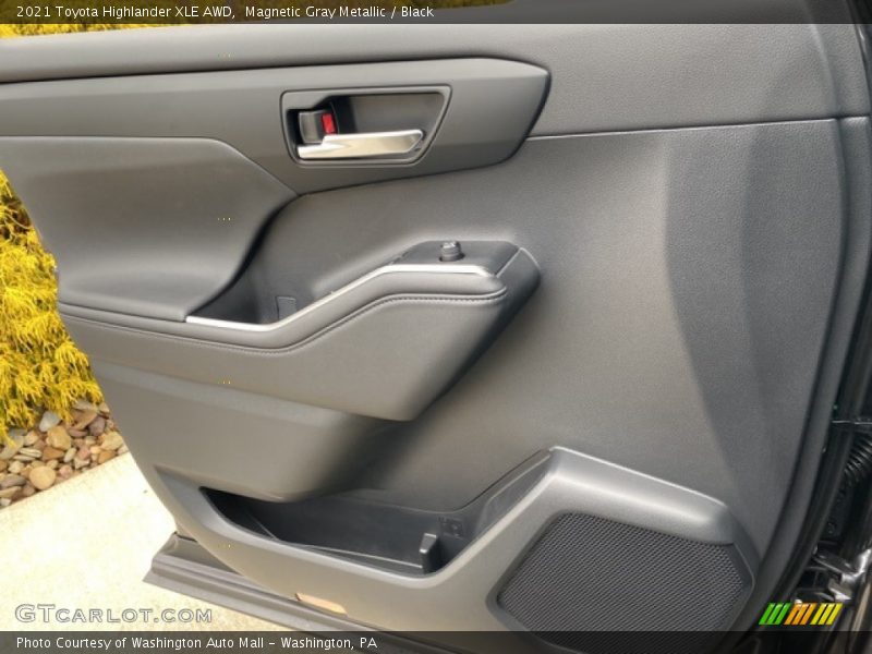 Magnetic Gray Metallic / Black 2021 Toyota Highlander XLE AWD