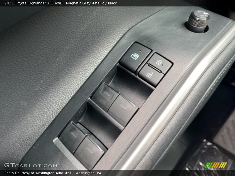 Magnetic Gray Metallic / Black 2021 Toyota Highlander XLE AWD