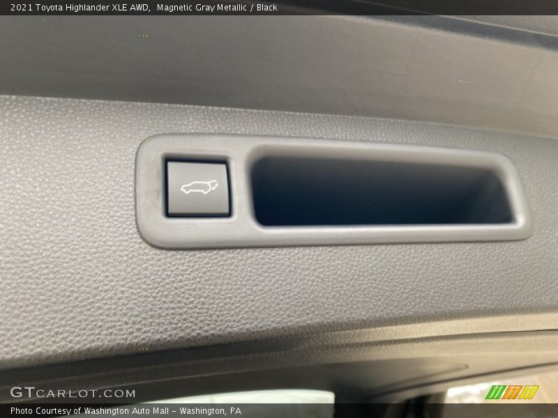 Magnetic Gray Metallic / Black 2021 Toyota Highlander XLE AWD