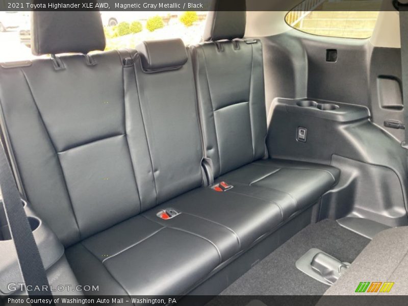Magnetic Gray Metallic / Black 2021 Toyota Highlander XLE AWD