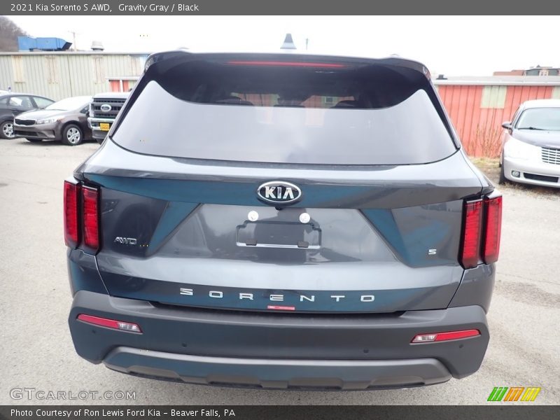 Gravity Gray / Black 2021 Kia Sorento S AWD