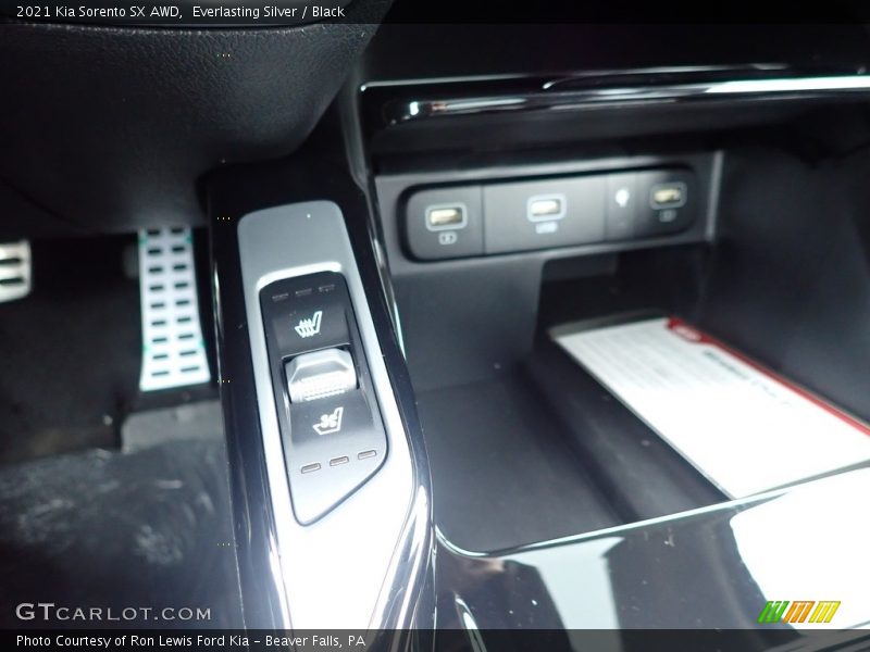 Everlasting Silver / Black 2021 Kia Sorento SX AWD