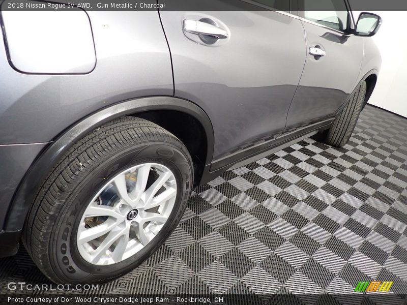 Gun Metallic / Charcoal 2018 Nissan Rogue SV AWD