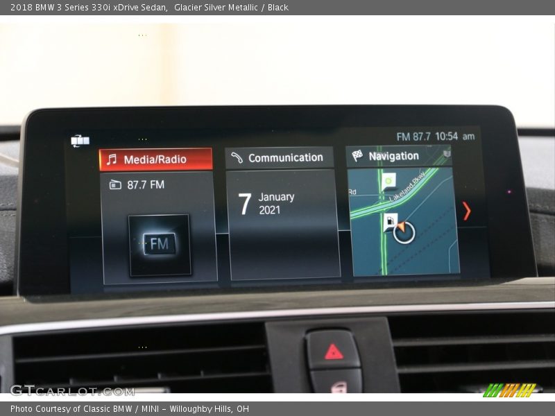 Glacier Silver Metallic / Black 2018 BMW 3 Series 330i xDrive Sedan