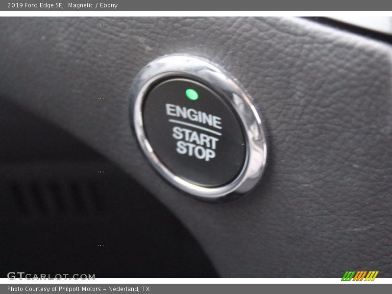 Magnetic / Ebony 2019 Ford Edge SE