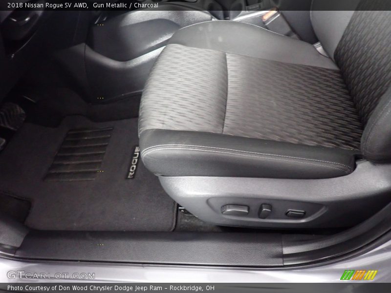 Gun Metallic / Charcoal 2018 Nissan Rogue SV AWD