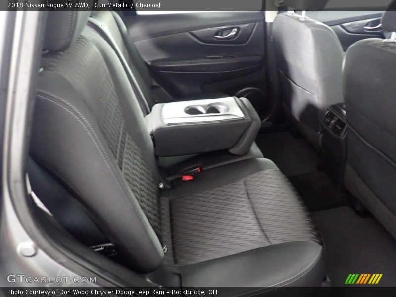 Gun Metallic / Charcoal 2018 Nissan Rogue SV AWD