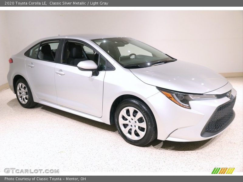 Front 3/4 View of 2020 Corolla LE