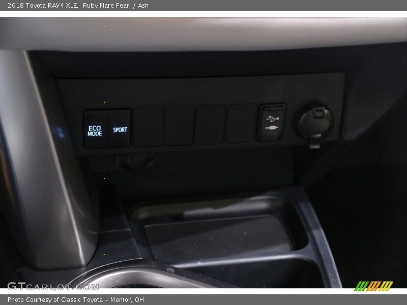 Ruby Flare Pearl / Ash 2018 Toyota RAV4 XLE