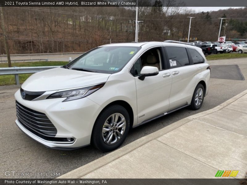 Front 3/4 View of 2021 Sienna Limited AWD Hybrid