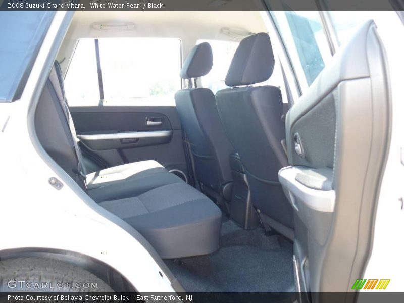 White Water Pearl / Black 2008 Suzuki Grand Vitara