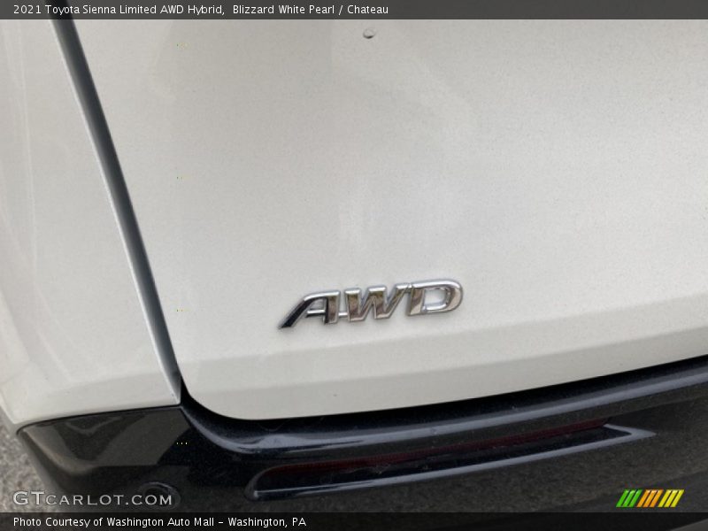 Blizzard White Pearl / Chateau 2021 Toyota Sienna Limited AWD Hybrid