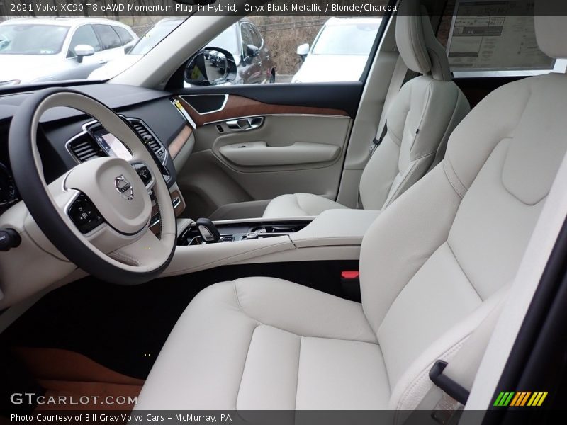Front Seat of 2021 XC90 T8 eAWD Momentum Plug-in Hybrid