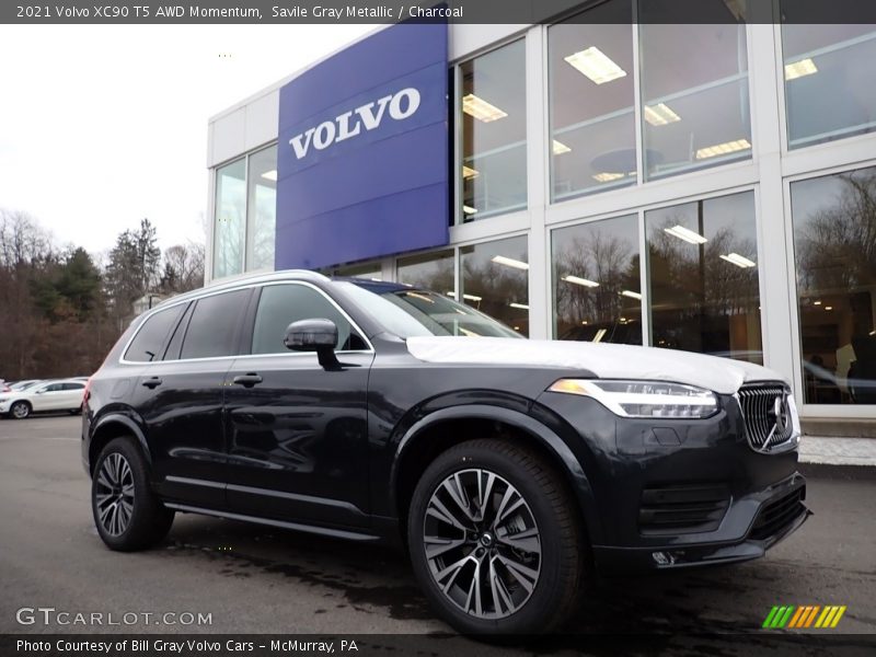 Front 3/4 View of 2021 XC90 T5 AWD Momentum