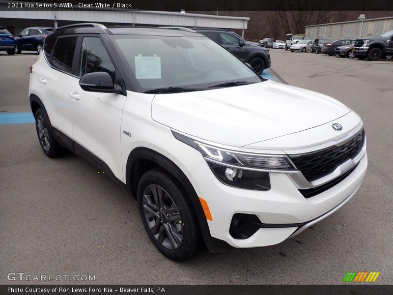 Clear White / Black 2021 Kia Seltos S AWD
