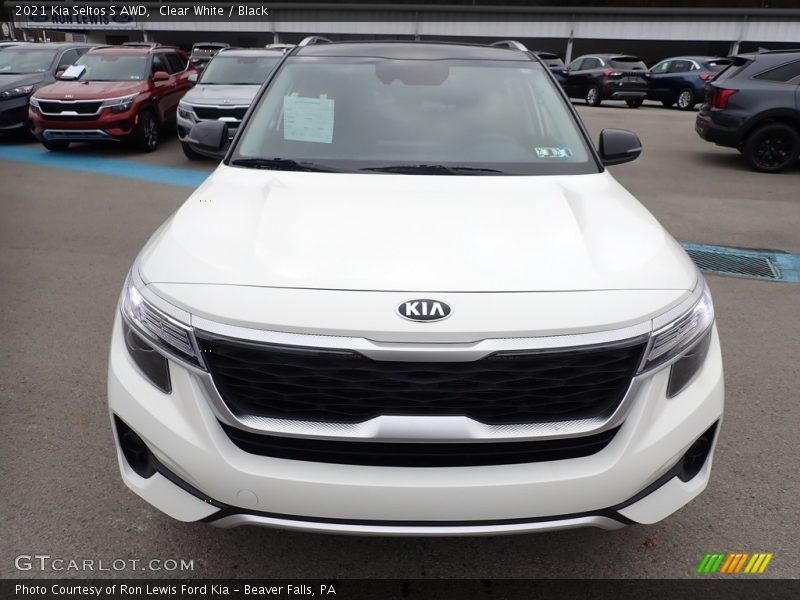 Clear White / Black 2021 Kia Seltos S AWD