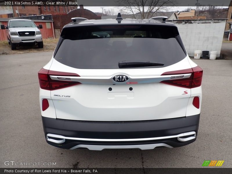 Clear White / Black 2021 Kia Seltos S AWD