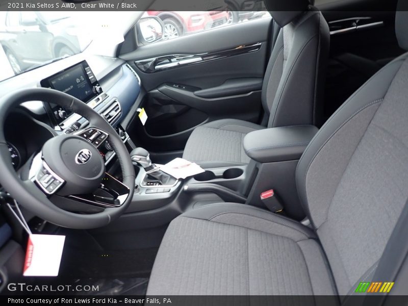 Clear White / Black 2021 Kia Seltos S AWD