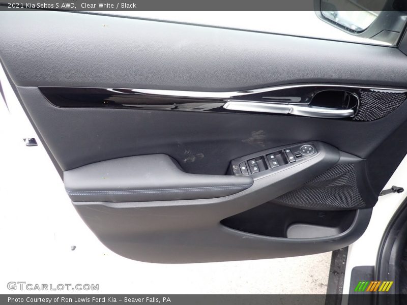 Clear White / Black 2021 Kia Seltos S AWD