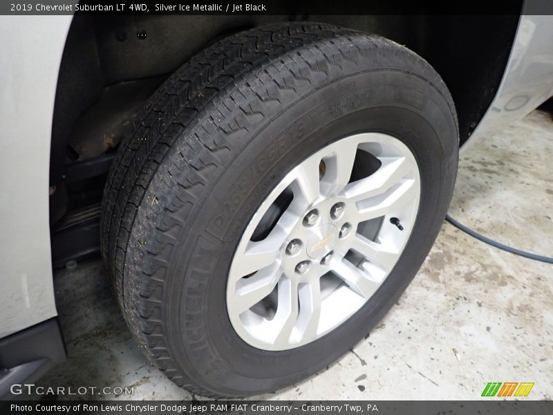 Silver Ice Metallic / Jet Black 2019 Chevrolet Suburban LT 4WD