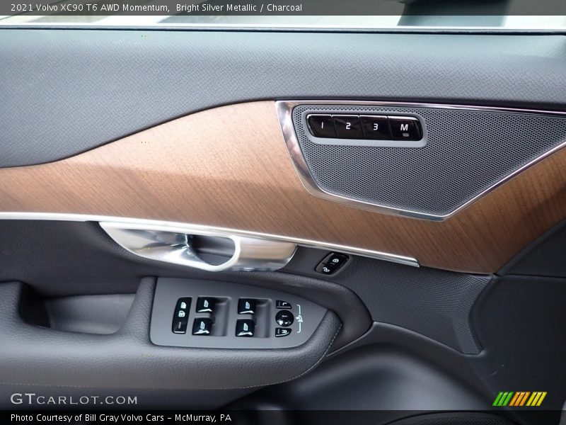 Bright Silver Metallic / Charcoal 2021 Volvo XC90 T6 AWD Momentum