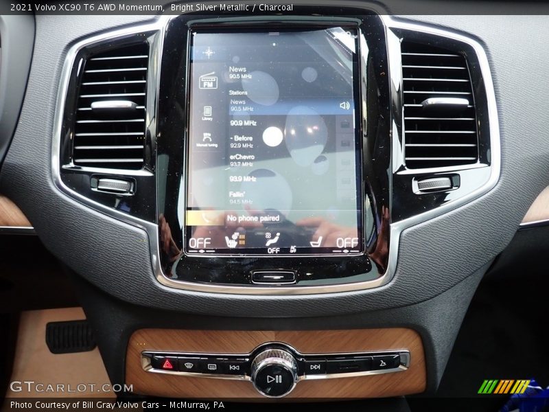 Bright Silver Metallic / Charcoal 2021 Volvo XC90 T6 AWD Momentum