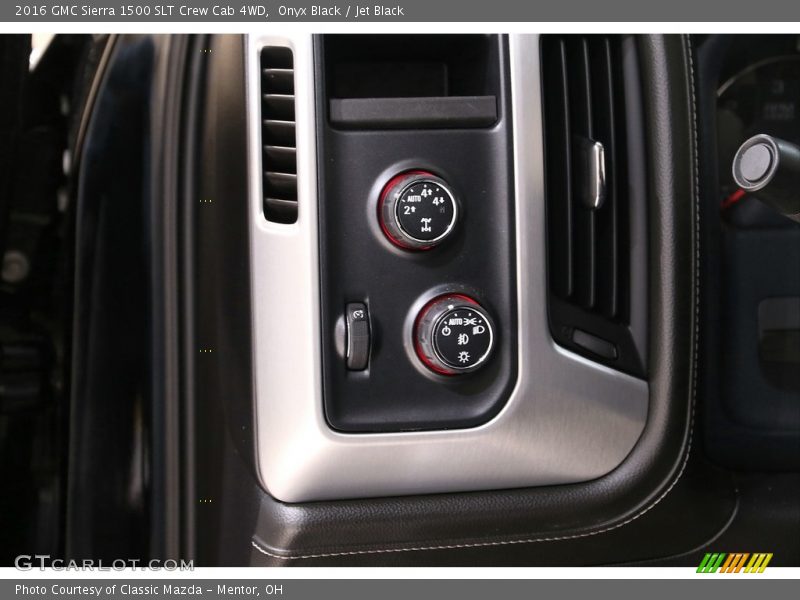 Controls of 2016 Sierra 1500 SLT Crew Cab 4WD