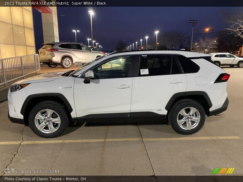  2021 RAV4 XLE AWD Hybrid Super White