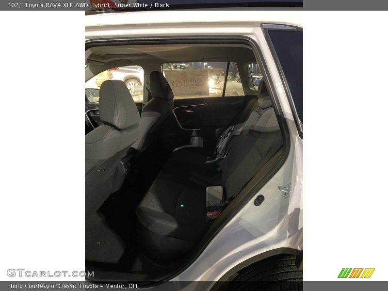 Super White / Black 2021 Toyota RAV4 XLE AWD Hybrid
