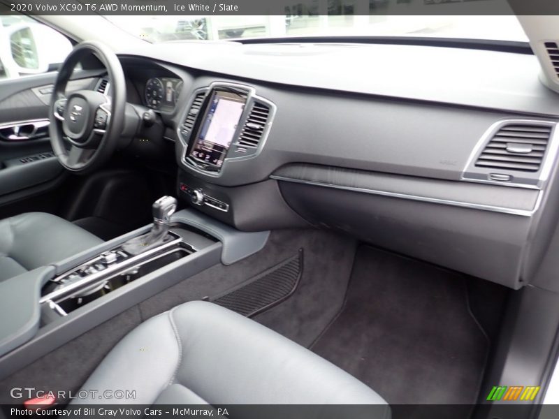 Dashboard of 2020 XC90 T6 AWD Momentum