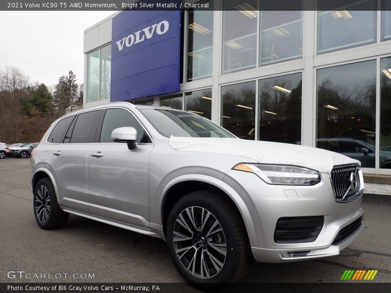 Front 3/4 View of 2021 XC90 T5 AWD Momentum