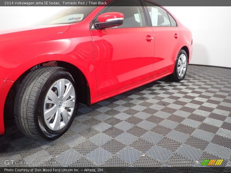 Tornado Red / Titan Black 2014 Volkswagen Jetta SE Sedan